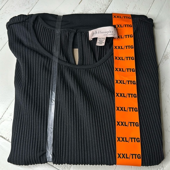 Philosophy size XXL short sleeve black accordion style blouse NWT - Picture 1 of 8